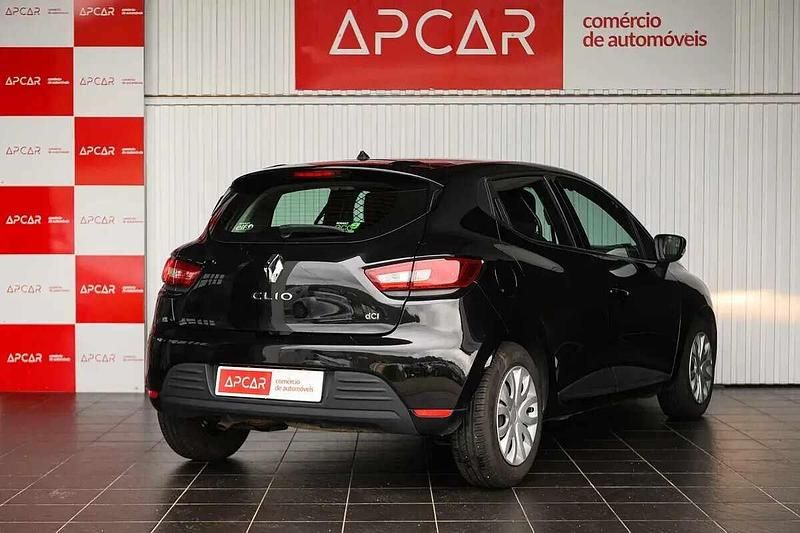 Usado Renault Clio IV Zen 90 HP (66 kW) 2017 Preto