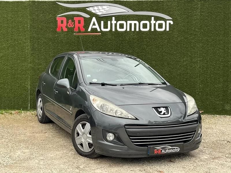 Cinza antracite Usado 2012 Peugeot 207 Active | € 7.750 (Preço justo) - Imagem 1/4