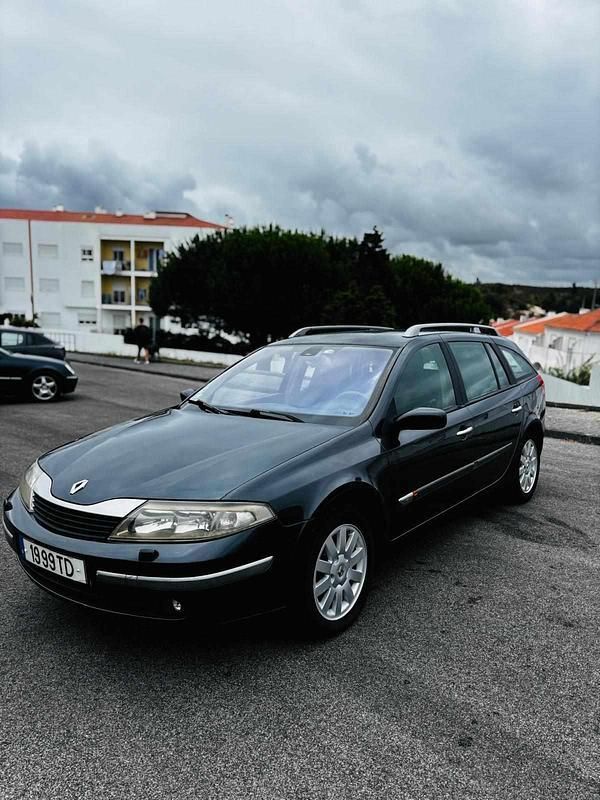 Cinzento Usado 2002 Renault Laguna II Carrinha | € 2.100 - Imagem 1/4