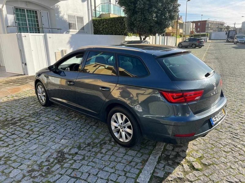 Cinzento Usado 2018 Seat Leon Carrinha | € 8.999 (Preço justo) - Imagem 1/2