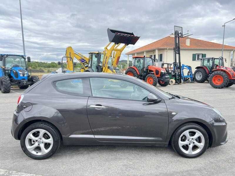 Usado Alfa Romeo MiTo 105 HP (77 kW) 2018 Cinza Citadino