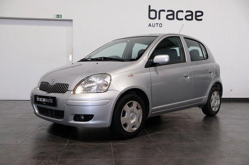 Usado Toyota Yaris 65 HP (47 kW) 2005 Cinzento