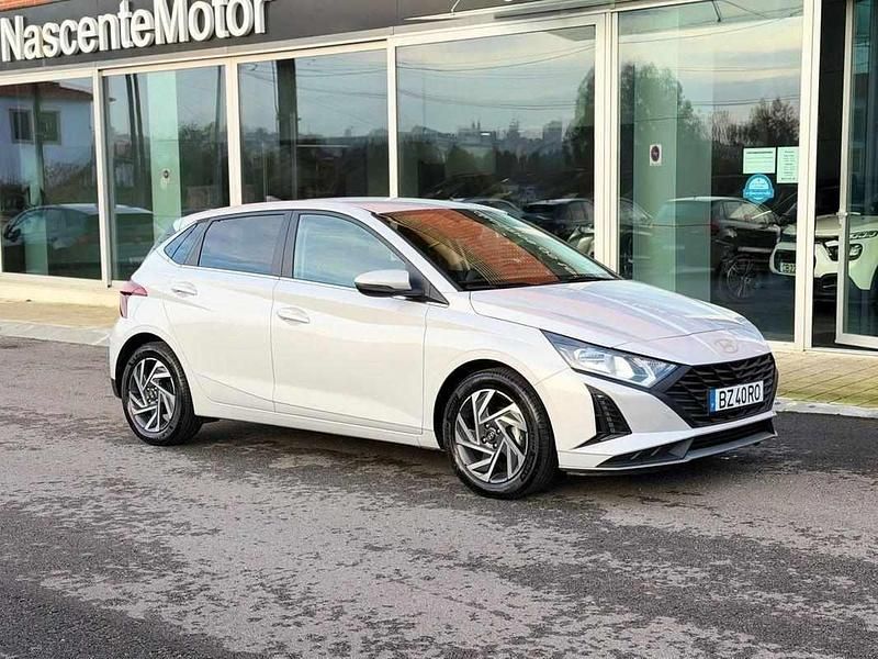 Usado Hyundai i20 84 HP (61 kW) 2025 Cinzento Citadino