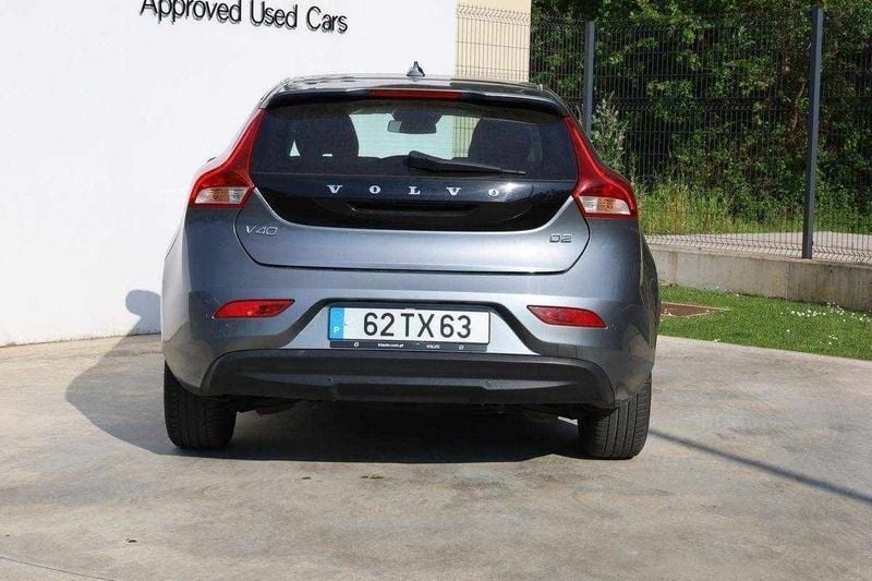 Usado Volvo V40 Kinetic 120 HP (88 kW) 2016 714  cinzento ósmio Carrinha