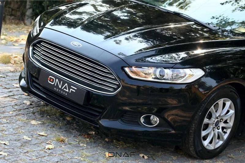 Usado Ford Mondeo 120 HP (88 kW) 2018 Preto Carrinha