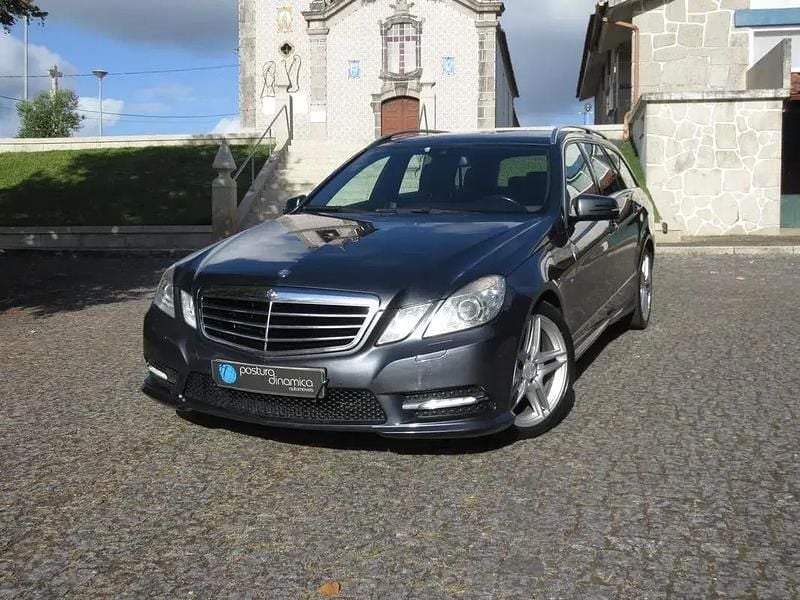 Usado Mercedes E250 204 HP (150 kW) 2012 Cinza antracite Carrinha