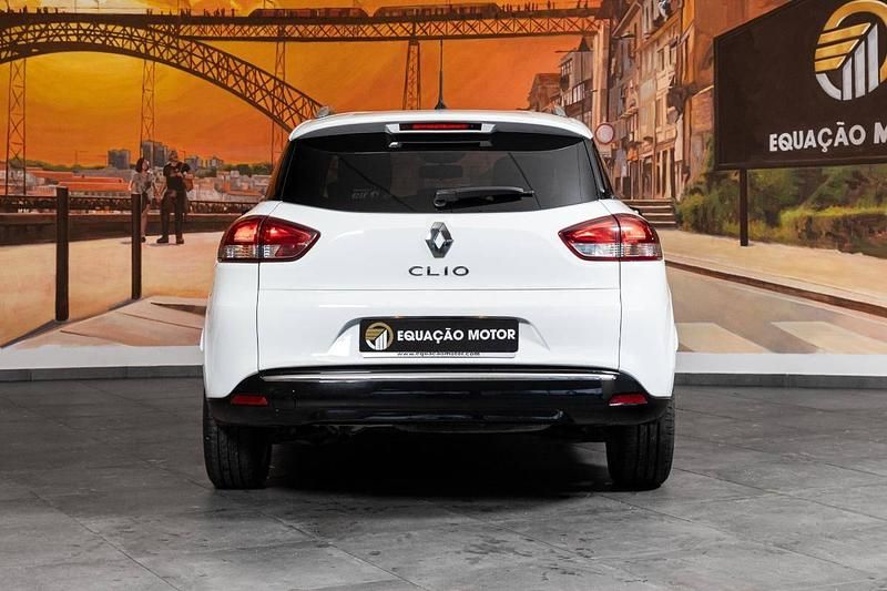 Usado Renault Clio IV 90 HP (66 kW) 2018 Branco Carrinha