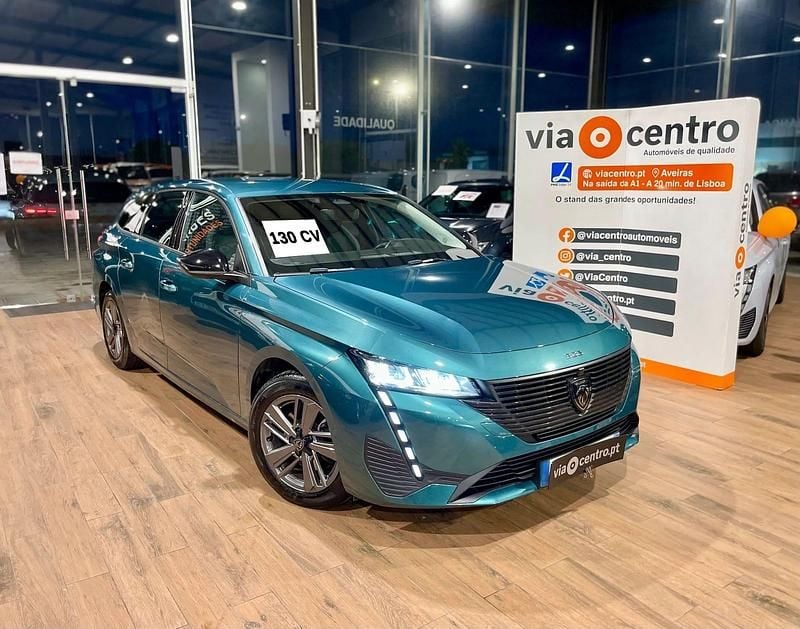 Usado Peugeot 308 Active 130 HP (95 kW) 2023 Verde Carrinha