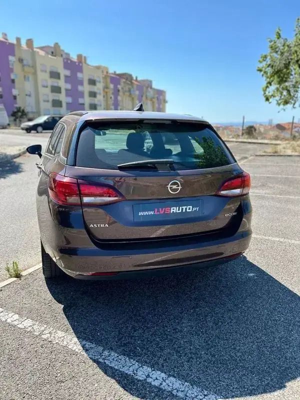Usado Opel Astra 110 HP (80 kW) 2017 Castanho Citadino