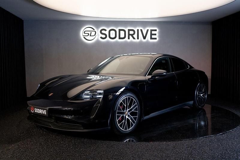 Preto Usado 2020 Porsche Taycan 4S Performance Package Sedan | € 64.900 - Imagem 1/4