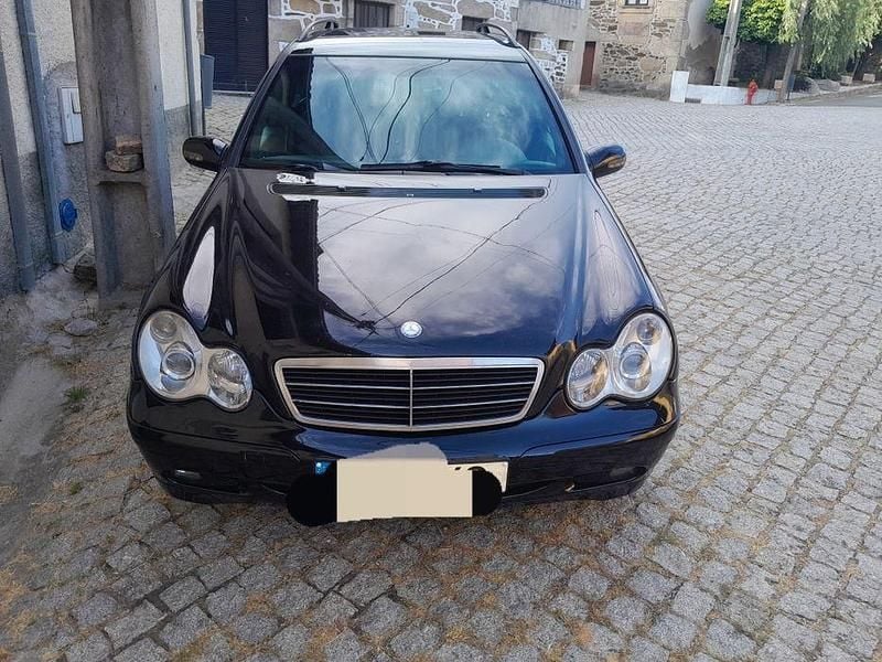Usado 2002 Mercedes C220 Sedan | € 4.100 - Imagem 1/4
