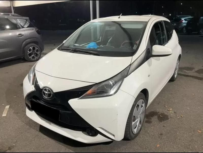 Branco Usado 2018 Toyota Aygo X-cite Citadino | € 12.990 (Preço justo) - Imagem 1/1