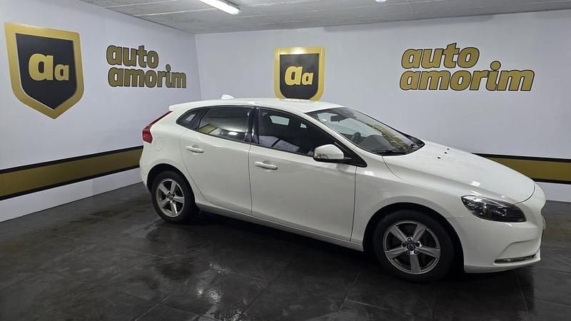 Usado Volvo V40 Momentum 120 HP (88 kW) 2016 Branco
