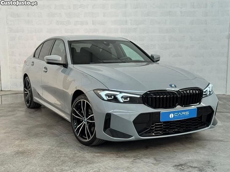 Cinza Usado 2024 BMW 330e Coupé | € 47.900 (Preço justo) - Imagem 1/1