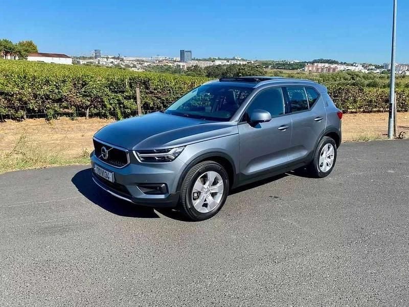 Cinzento Usado 2018 Volvo XC40 Momentum SUV | € 26.500 (Preço justo) - Imagem 1/4