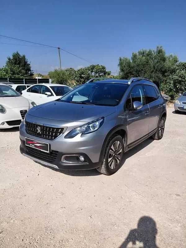 Cinza prata Usado 2018 Peugeot 2008 Allure SUV | € 13.980 (Preço justo) - Imagem 1/4