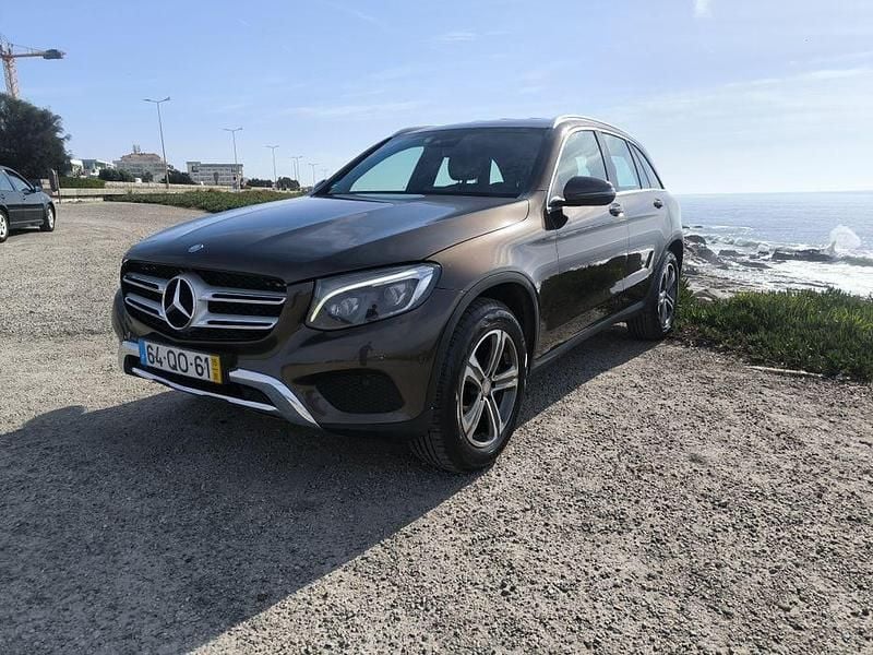 Usado 2015 Mercedes GLC250 Sedan | € 24.000 - Imagem 1/4