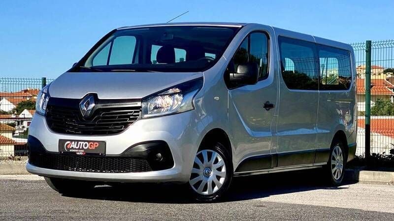 Cinzento Usado 2015 Renault Trafic Van | € 26.000 - Imagem 1/4