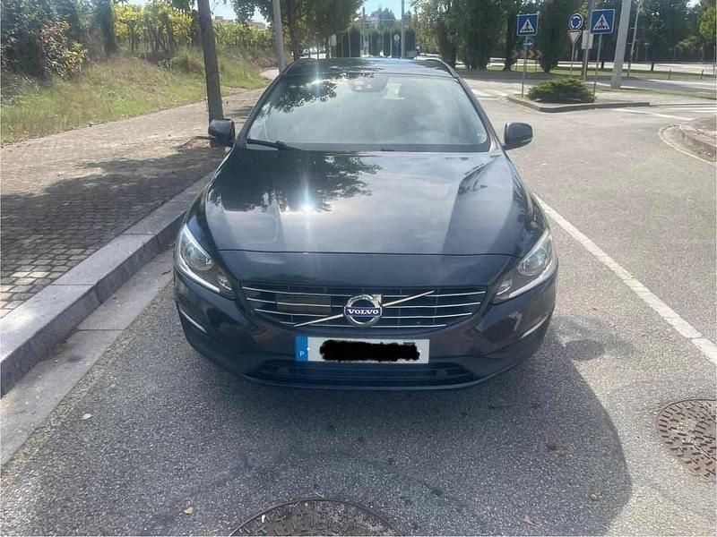 Usado Volvo V60 120 HP (88 kW) 2017 Cinzento Carrinha