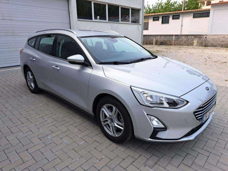 Usado Ford Focus 120 HP (88 kW) 2019 Cinzento Carrinha