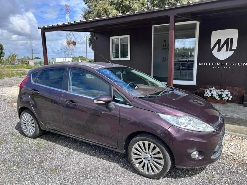Vermelho Usado 2010 Ford Fiesta Citadino | € 6.900 (Preço justo) - Imagem 1/4