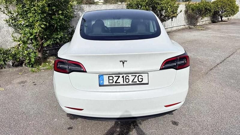 Usado Tesla Model 3 Standard Range 208 kW (283 HP) 2023 Branco Sedan