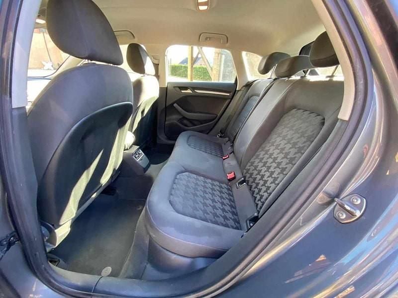 Usado Audi A3 Premium 110 HP (80 kW) 2015 Cinzento