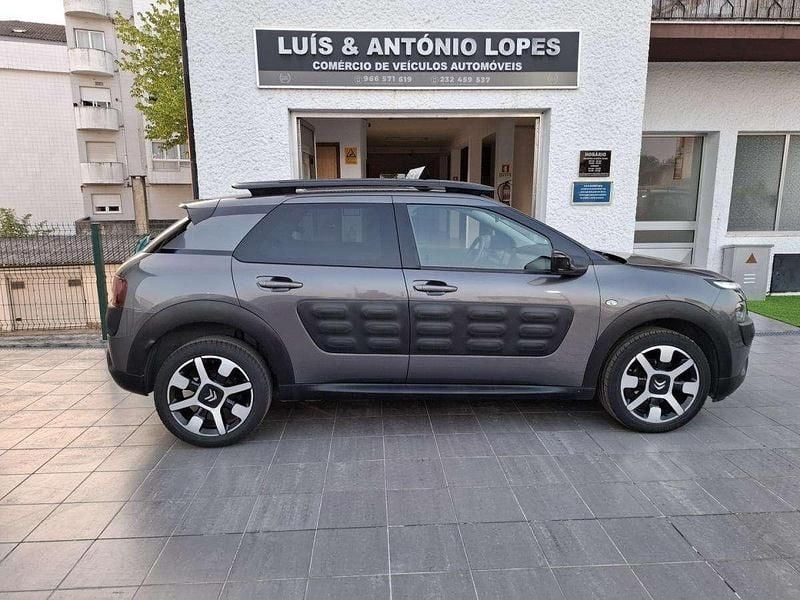 Cinzento Usado 2018 Citroën C4 | € 12.500 (Preço justo) - Imagem 1/4