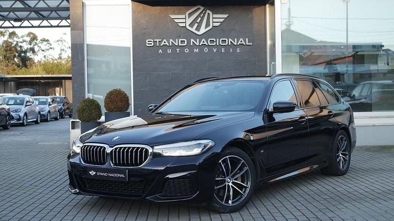 Preto Usado 2022 BMW 520 Carrinha | € 39.900 (Preço justo) - Imagem 1/4