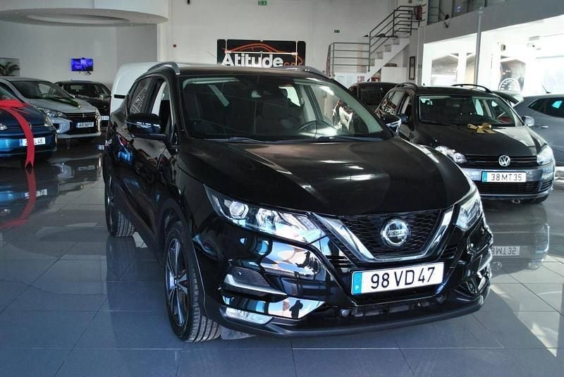Preto Usado 2018 Nissan Qashqai N-Connecta SUV | € 19.630 (Preço justo) - Imagem 1/4