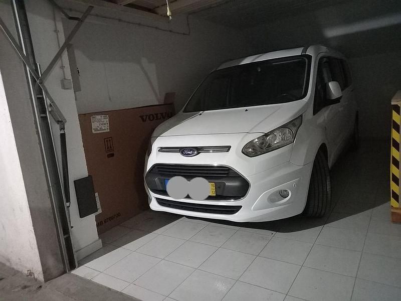 Usado 2015 Ford Tourneo Connect Monovolume | € 15.950 - Imagem 1/4