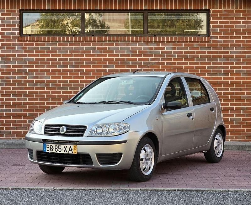Usado 2004 Fiat Punto Citadino | € 2.990 (Caro) - Imagem 1/4