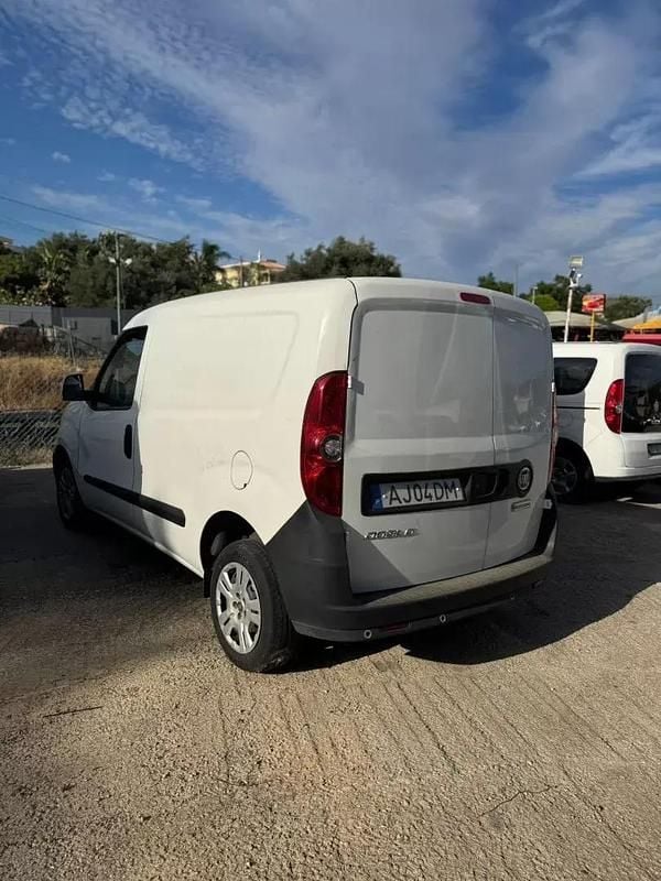 Usado Fiat Doblò 95 HP (69 kW) 2021 Branco Monovolume