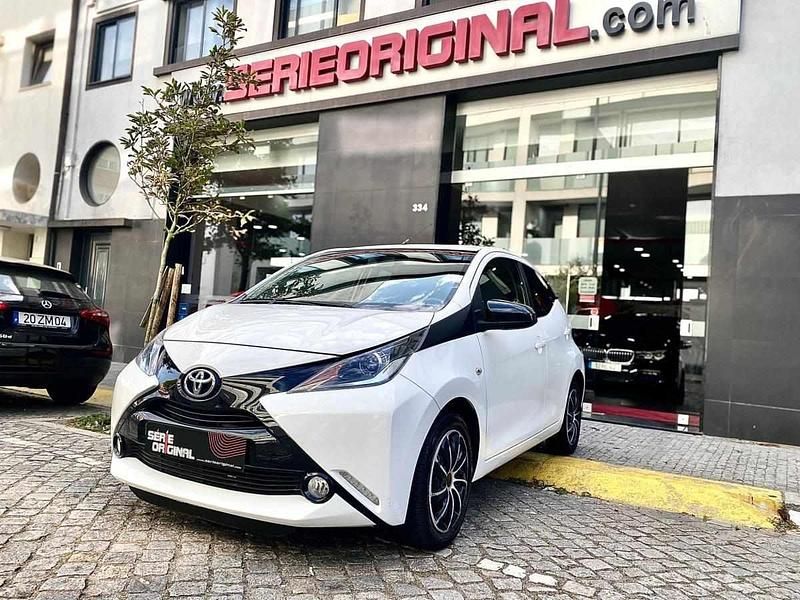 Branco Usado 2017 Toyota Aygo Citadino | € 8.950 (Preço justo) - Imagem 1/4