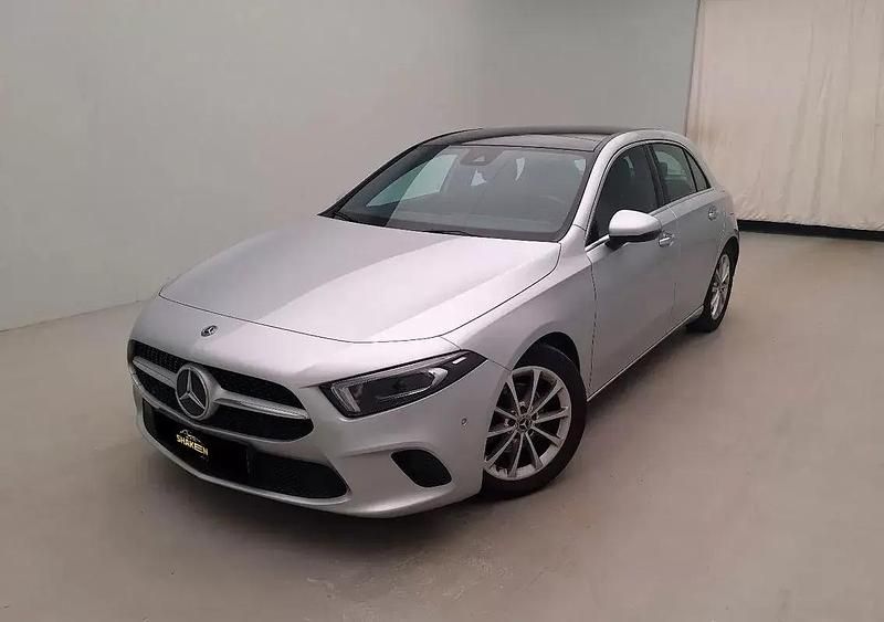 Cinzento Usado 2019 Mercedes A180 Business Citadino | € 21.800 (Bom preço) - Imagem 1/4