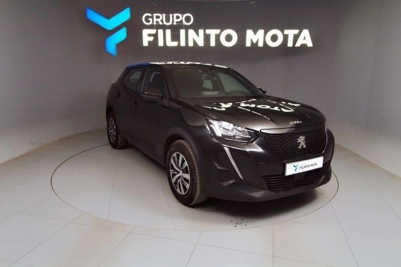 Usado Peugeot 2008 Active 102 HP (75 kW) 2023 Preto SUV