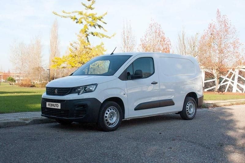 Branco Usado 2020 Peugeot Partner Monovolume | € 13.900 (Preço justo) - Imagem 1/4