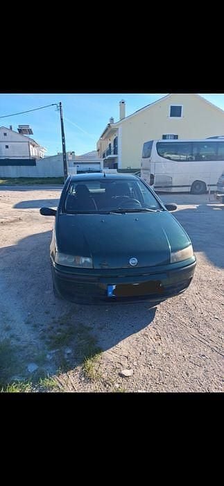 Usado Fiat Punto 59 HP (43 kW) 2002 Citadino