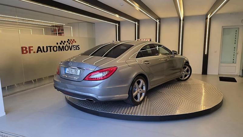 Usado Mercedes CLS250 204 HP (150 kW) 2012 Cinzento Sedan