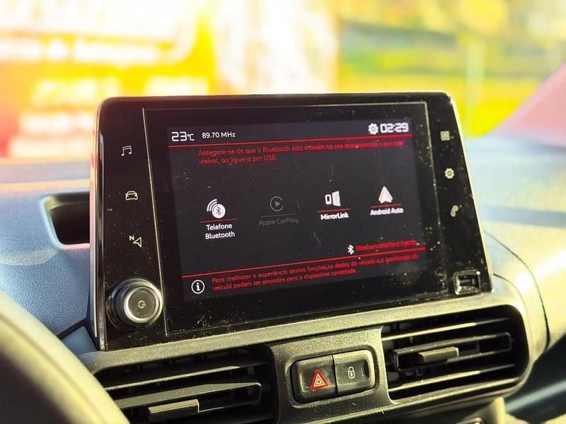 Usado Citroën Berlingo Feel 102 HP (75 kW) 2023 Branco Monovolume