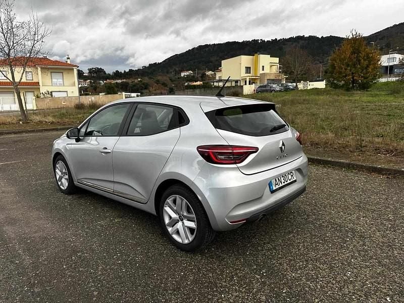 Usado Renault Clio V 86 HP (63 kW) 2021 Cinzento Citadino