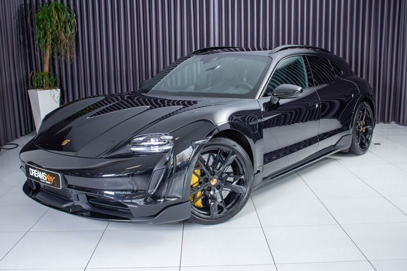 Preto Usado 2023 Porsche Taycan Turbo S Sedan | € 132.900 - Imagem 1/4