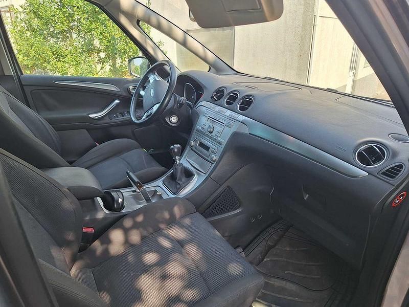 Cinzento Usado 2006 Ford S-MAX Titanium Monovolume | € 7.000 (Preço justo) - Imagem 1/4