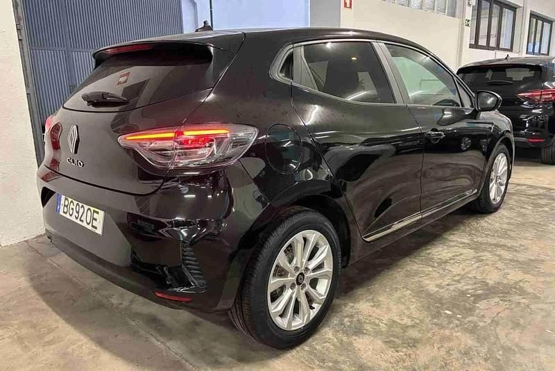 Usado Renault Clio V Evolution 91 HP (66 kW) 2024 Preto Citadino