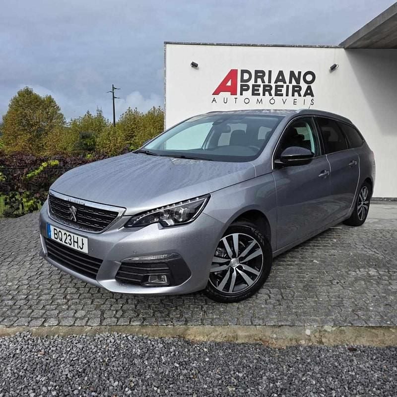 Usado Peugeot 308 SW 130 HP (95 kW) 2020 Cinzento Carrinha