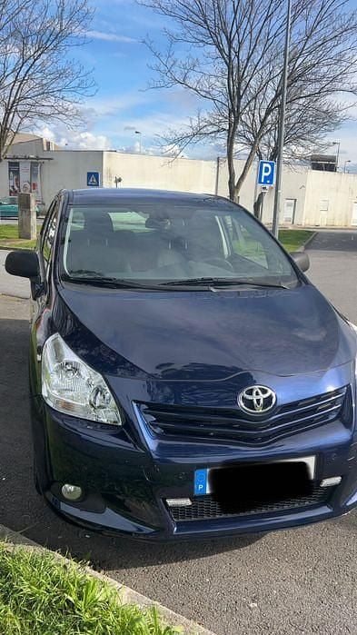 Usado 2009 Toyota Verso-S Monovolume | € 12.000 - Imagem 1/3