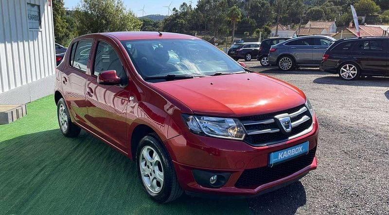 Usado Dacia Sandero Comfort 90 HP (66 kW) 2016 Vermelho Citadino