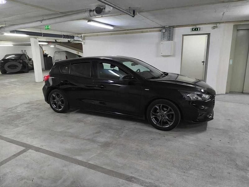 Usado Ford Focus 120 HP (88 kW) 2019 Preto Carrinha