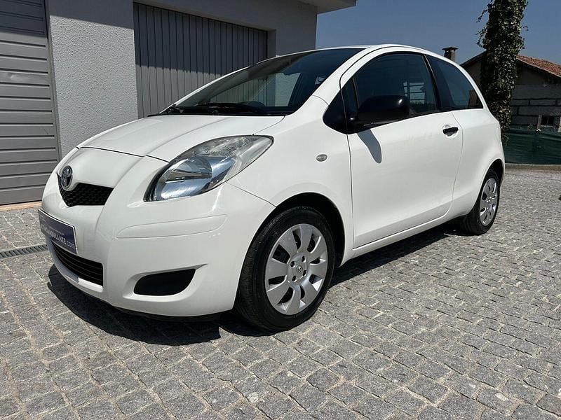 Branco Usado 2009 Toyota Yaris | € 5.950 (Bom preço) - Imagem 1/4