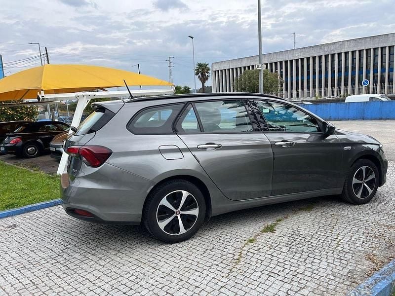 Usado Fiat Tipo Lounge 120 HP (88 kW) 2018 Cinza Carrinha